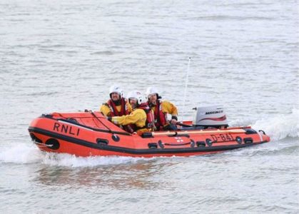 Illuminating flares used in Margate coastal search