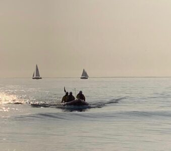 Red flare aids yacht rescue