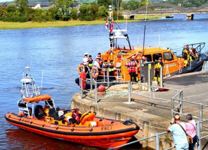 Yacht crew in trouble rescued by RNLI after firing flares